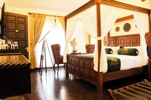 Super Deluxe Room | Ropa de cama hipoalergénica y decoración personalizada 