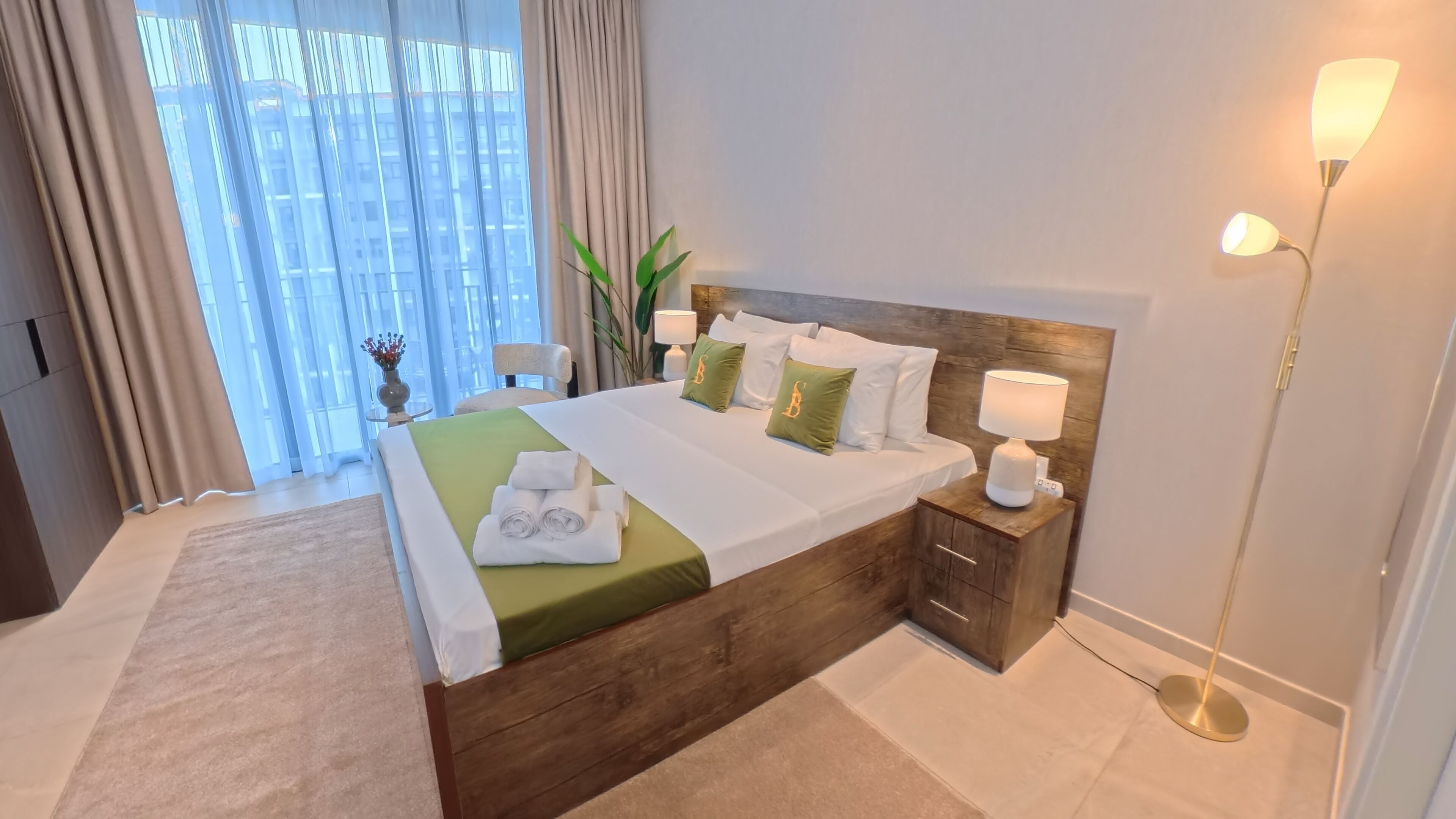 公寓, 1 張特大雙人床, 泳池景觀 | 熨斗/熨衣板、免費無線上網