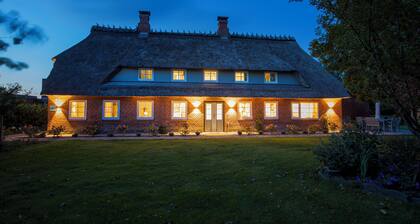 Fjord-Cottage -für Familien, 2 Parkplätze, Garten, Kamin, Terrasse, idyllisch