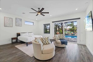4 bedrooms, iron/ironing board, free WiFi, bed sheets - Coastal Luxe Retreat | Team Joseph Ellen (Palm Coast)