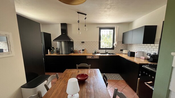 Private kitchen - 3-bedroom house in the Verdon Natural Park (Quinson)
