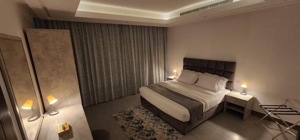 Suíte estúdio júnior | Cofres nos quartos, cortinas blackout, quartos à prova de som