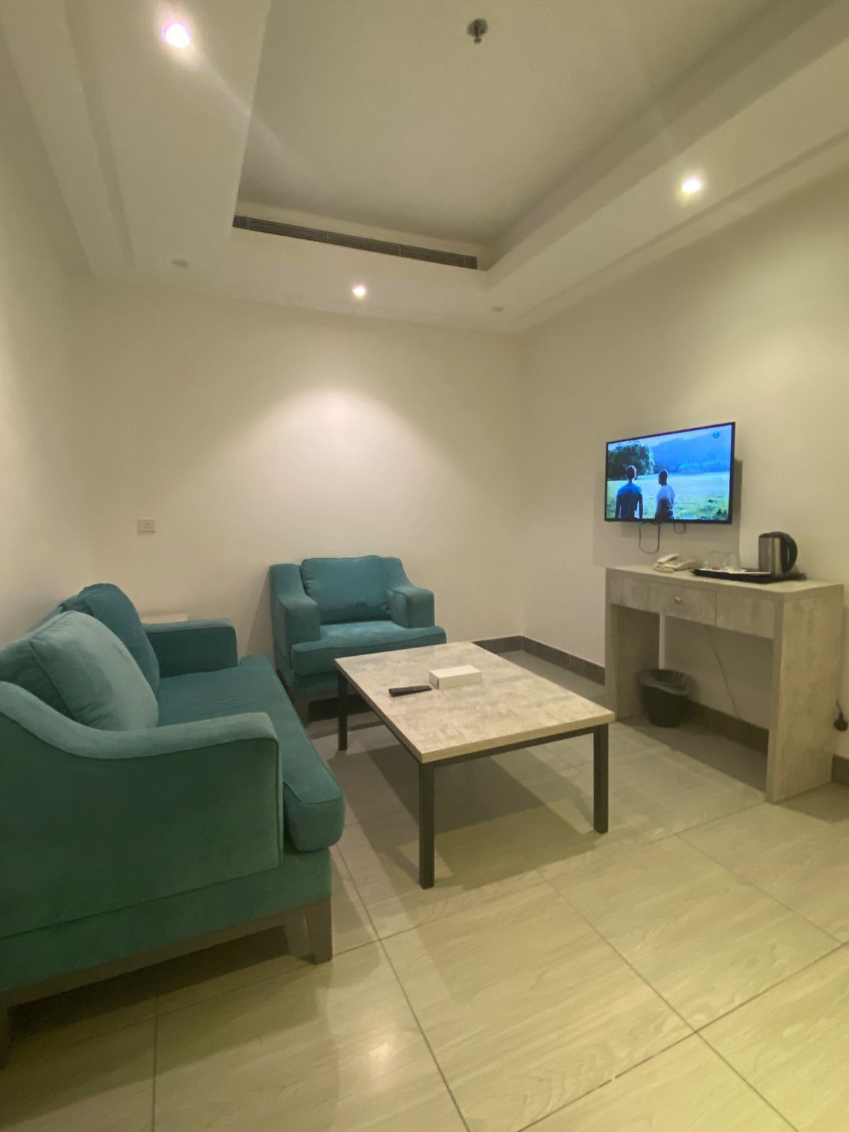 Télévision à écran plat de 31 pouces avec chaînes numériques