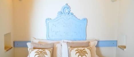 Deluxe House, City View