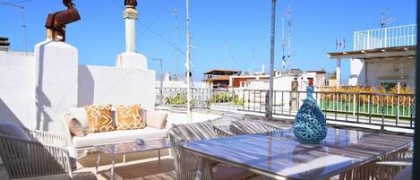 Deluxe-Haus, Stadtblick | Speisen im Freien