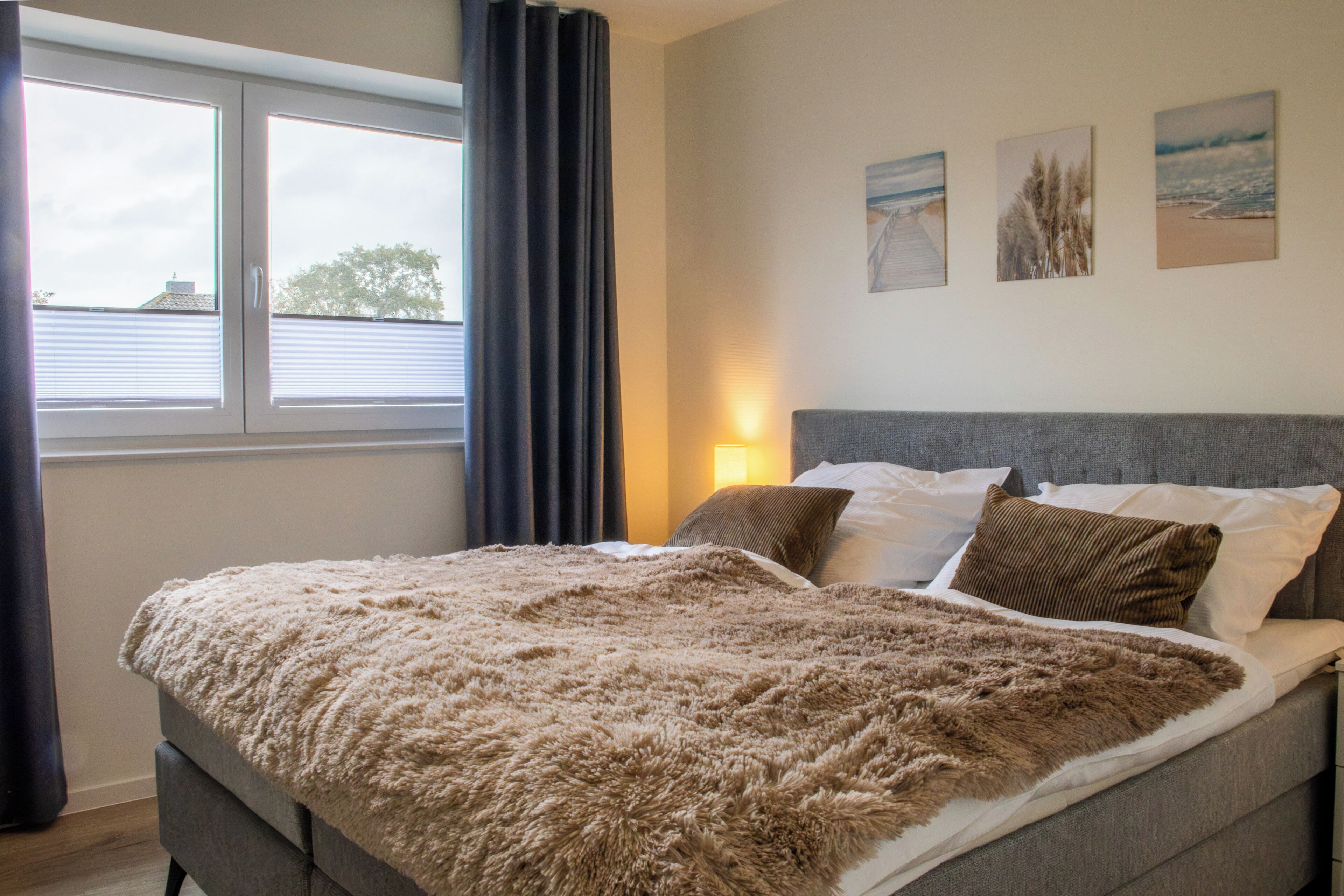 Iron/ironing board, travel cot, free WiFi