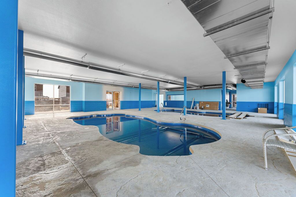屋内プール、温水プール
