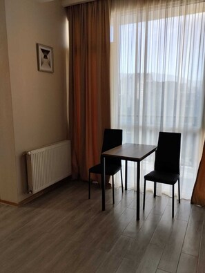 Dining - Sola Urban Stay- Tbilisi (T'bilisi)