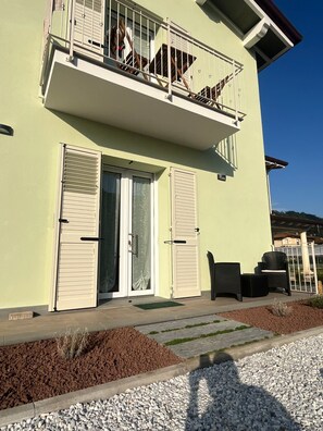 Terrace/patio - Patrizia House - Apartments a few miles from the sea with the relaxation of the countryside (Toscana)