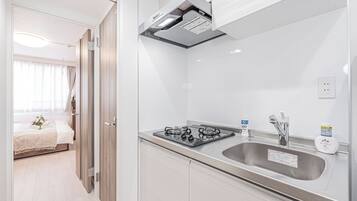 Fridge, microwave, stovetop, electric kettle