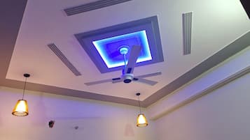 Chambre Double Deluxe, non-fumeurs, vue ville | Divers