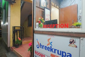 Lobby - Hotel Shreekrupa Residency (Mahabaleshwar)
