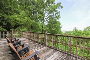 Property grounds - 4 King Suites-Mountain Views-Game Room- Sleeps 12 (Sevierville)