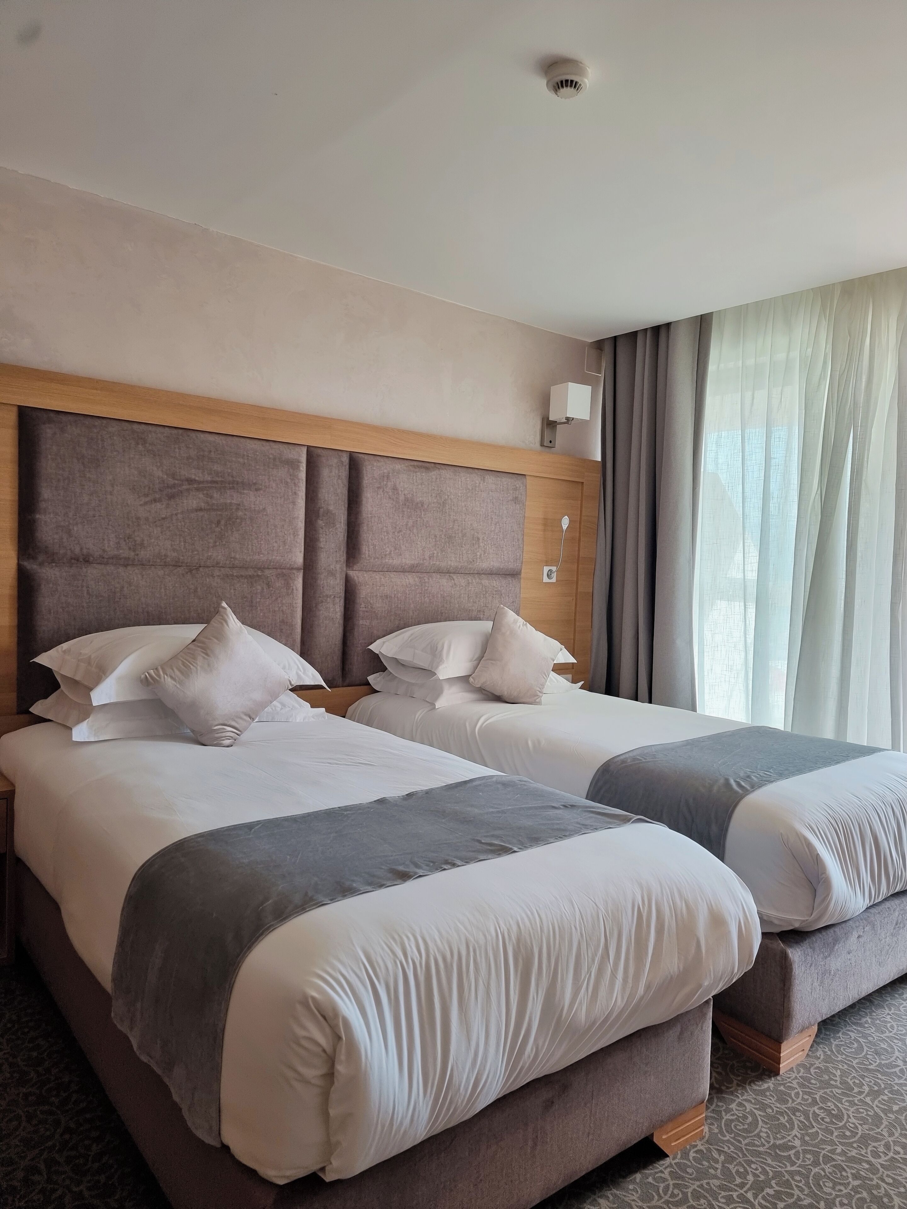 Classic Double or Twin Room, Balcony, Beach View | Desk, laptop workspace, iron/ironing board, free WiFi