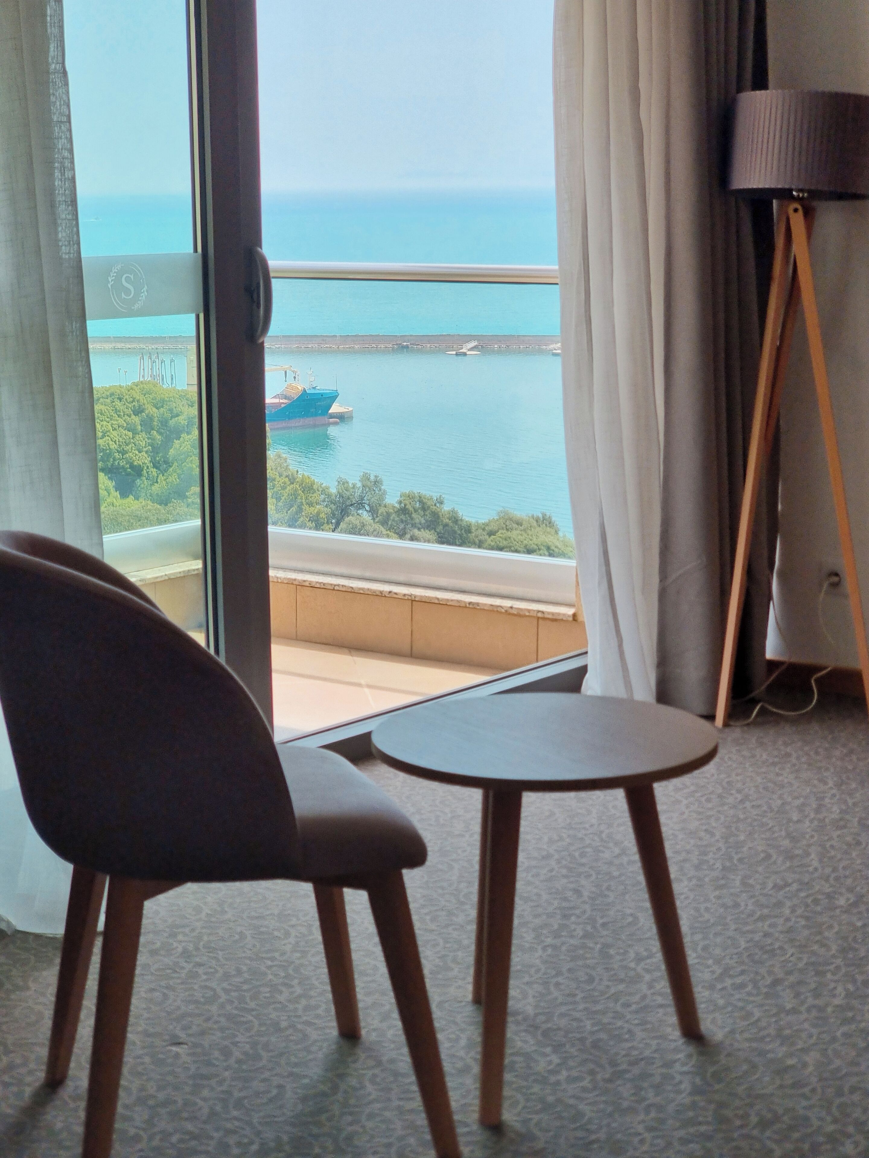 Standard Room, Balcony, Beach View | Interior