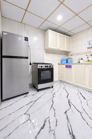 Private kitchen - Aplyns Dormitory Male&Female Upper bed (Al Nahda Sharjah)