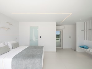 Egyptian cotton sheets, premium bedding, pillow-top beds, in-room safe