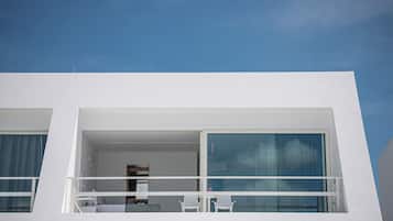 Villa de lujo, piscina privada, vistas al mar | Sábanas de algodón egipcio y ropa de cama de alta calidad