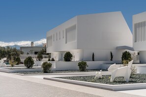 Front of property - Lagon Life Spirit Design Villas - Adults Only (Chania)