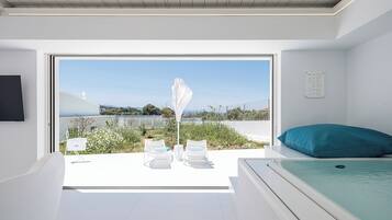 One-Bedroom Apartment with Garden View and Private Plunge Pool - Lower floor | Terrasse/Patio