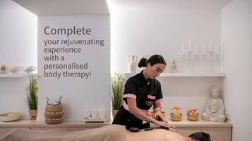 Parihoitohuone(ita), sauna, poreallas, höyrysauna, turkkilainen sauna