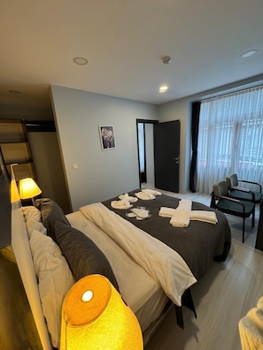 Comfort Apartment, City View | Egyptian cotton sheets, premium bedding, desk, laptop workspace - escape hotel  (Istanbul)