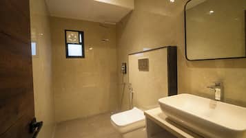 Dutxa, tovalloles, sabó i xampú