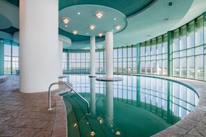 Inomhuspool och uppvärmd pool