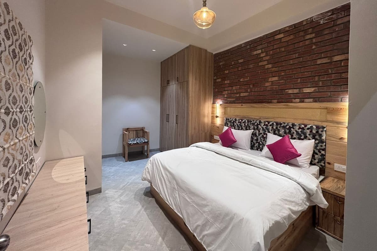 2 BHK Mountain View Villa | Hypo-allergenic bedding, desk, iron/ironing board, bed sheets