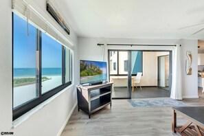 TV - Sandarac 809A. Beachfront Condo Amazing Views (Fort Myers Beach)