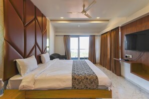 Superior Room Without Balcony | Free WiFi - Suketi Stays (Mahabaleshwar)