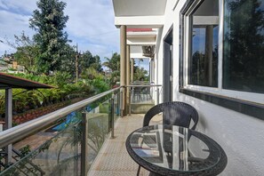 Quarto casal luxo | Opções para refeição ao ar livre