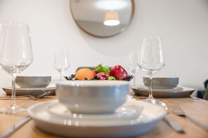 Dining - Cozy 2BR Wembley | Sleeps 5 | Near Train | Prime (London)