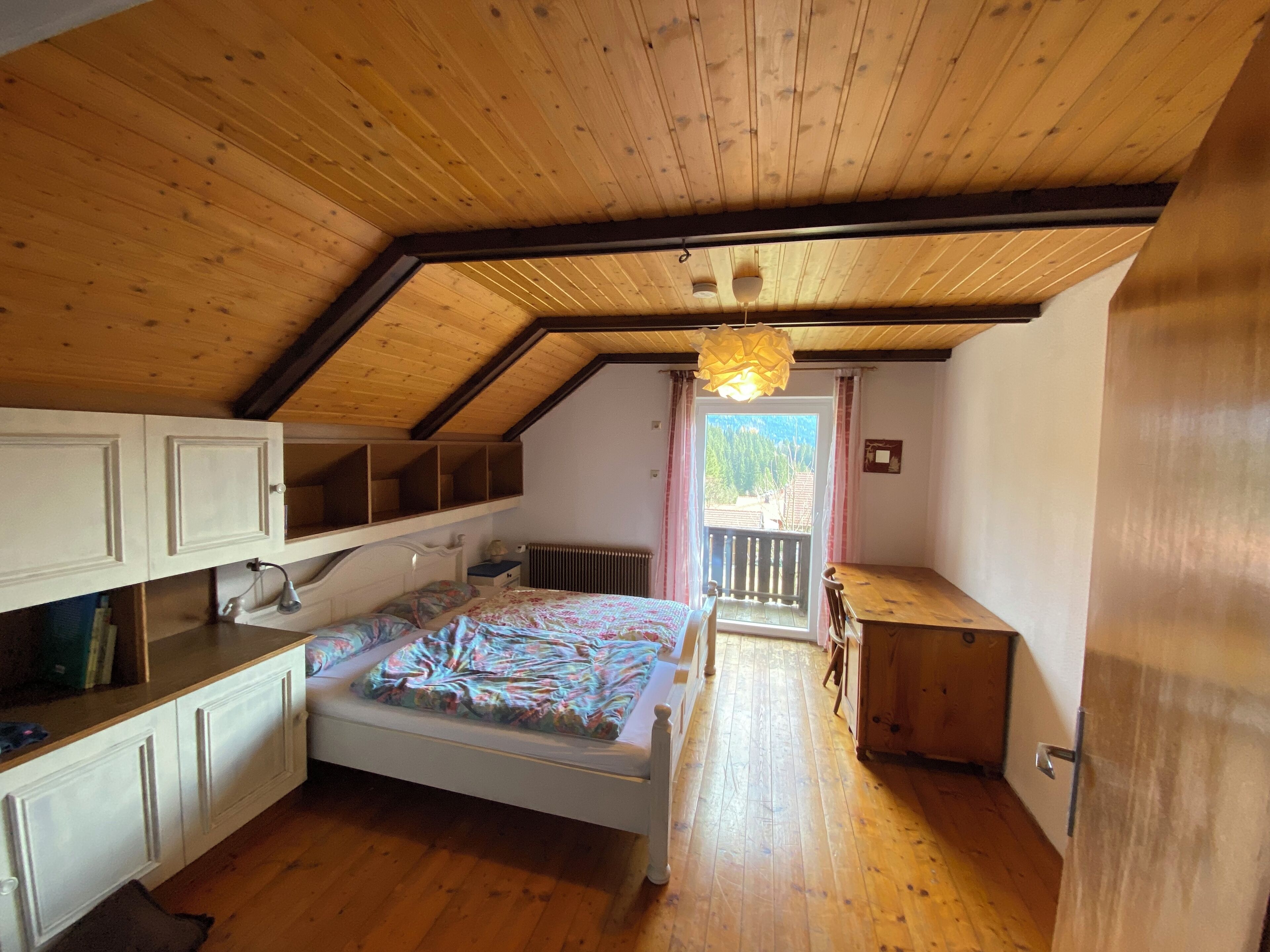 Bureau, fer et planche à repasser, Wi-Fi gratuit, draps fournis