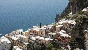 Unclassified image, 5 of 6, button - Chiesa Nuova Apt (Positano)