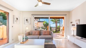 Living area - Resort Mediterra | Sea View Apartment near Golf with Pools & Fitness (Benalmádena)