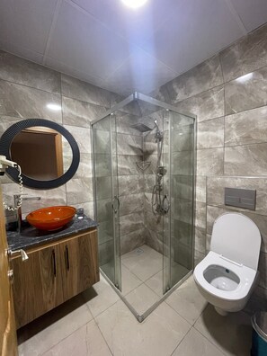 Comfort Triple Room, Balcony, Garden View | Bathroom | Shower, free toiletries, hair dryer, towels - (antalya)
