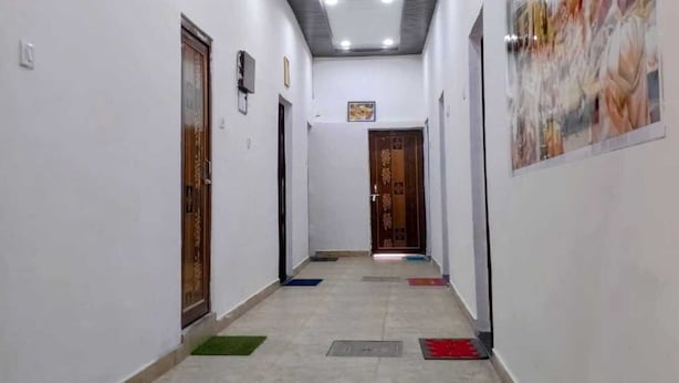 Lobby - S K Homestay (Varanasi)