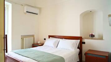 Cortinas blackout, tabla de planchar con plancha y wifi gratis