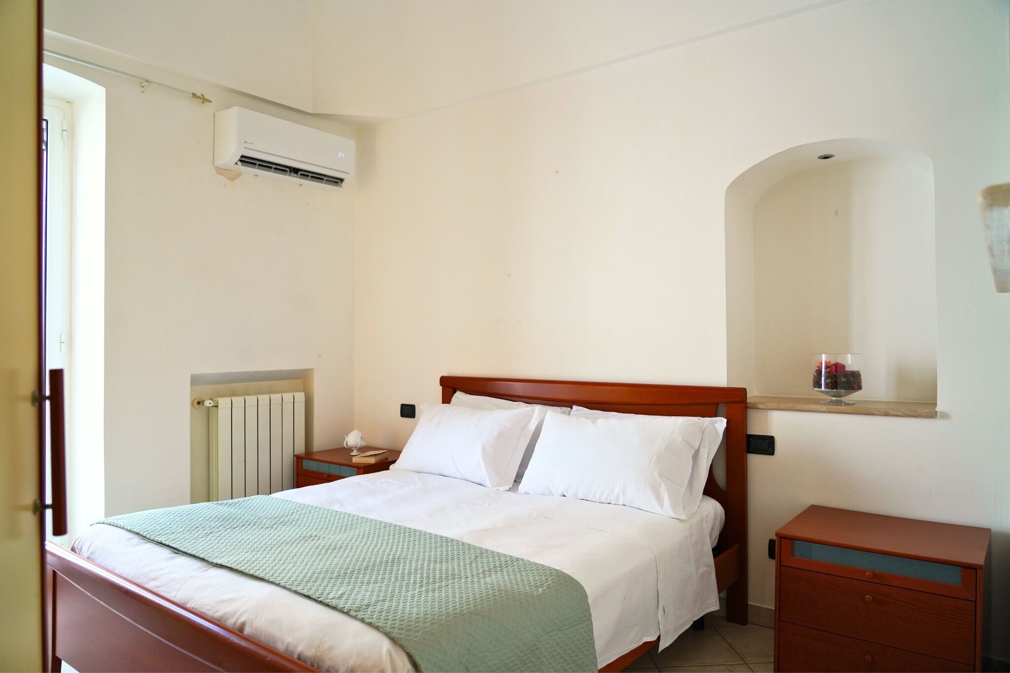 Cortinas blackout, tabla de planchar con plancha y wifi gratis 