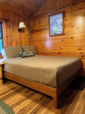 Room - Quaint Marcy Adironack Cabin (Lake Placid)