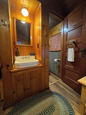 Bathroom - Quaint Marcy Adironack Cabin (Lake Placid)