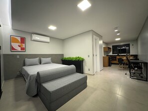 1 bedroom, free WiFi, bed sheets - Gated community just minutes from Canasvieiras beach. (Florianópolis)