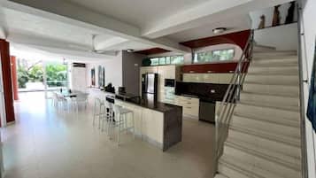 Villa | 4 bedrooms, Internet
