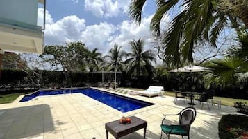 Villa | 4 bedrooms, Internet
