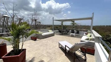 Villa | 4 bedrooms, Internet
