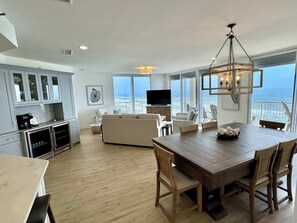 3 bedrooms, Internet - Beachfront Penthouse With Gulf Views (Gulf Shores)