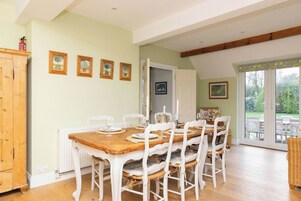 House | 4 bedrooms, Internet