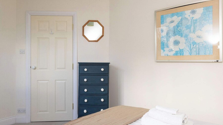 Spacious Coastal Family Home Sleeps 8