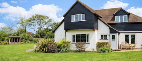 House | 4 bedrooms, Internet